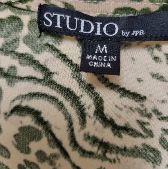 STUDIO by jpr Top - Picture 3 of 5